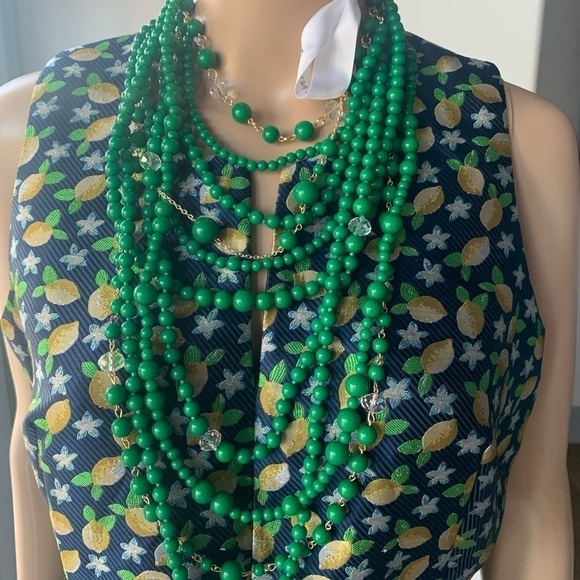 Multi Layered bead Necklace in Hunter Green - Picture 3 of 6